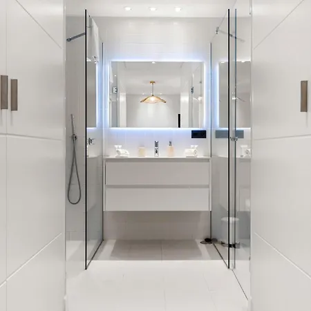 Villa Vivi Homes -villa Carat Pool, Cinema, Golf & Terrace Estepona