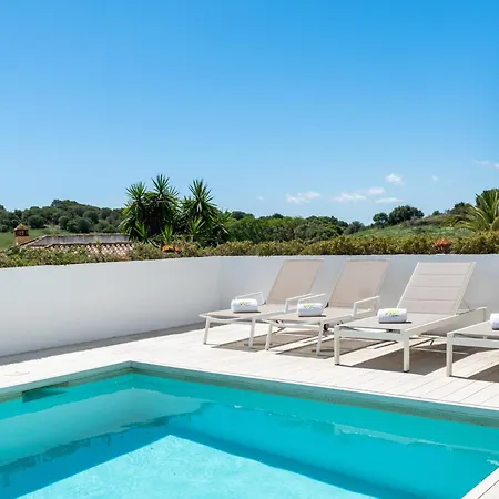 Vivi Homes -villa Carat Pool, Cinema, Golf & Terrace * Estepona