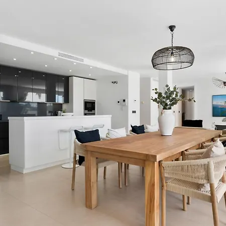 Vivi Homes -villa Carat Pool, Cinema, Golf & Terrace Villa *