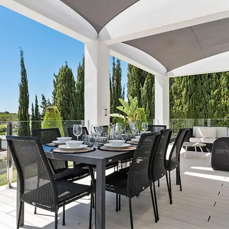 Villa Vivi Homes -villa Carat Pool, Cinema, Golf & Terrace Estepona