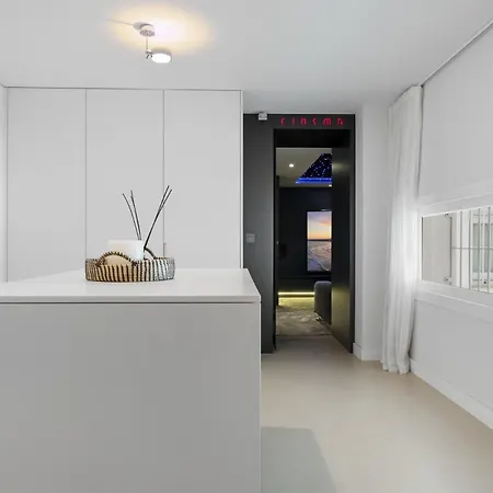 Vivi Homes -villa Carat Pool, Cinema, Golf & Terrace *