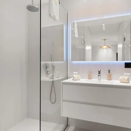 Villa Vivi Homes -villa Carat Pool, Cinema, Golf & Terrace