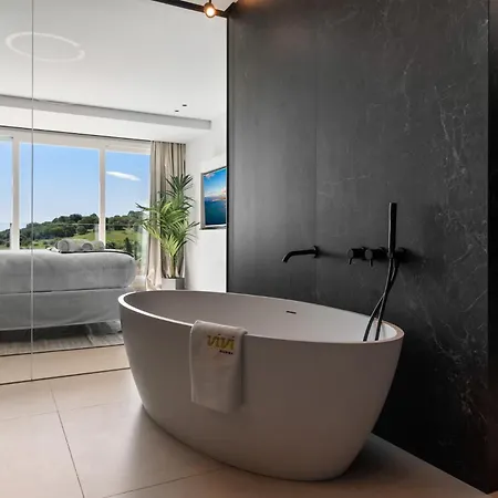 Vivi Homes -villa Carat Pool, Cinema, Golf & Terrace ヴィラ