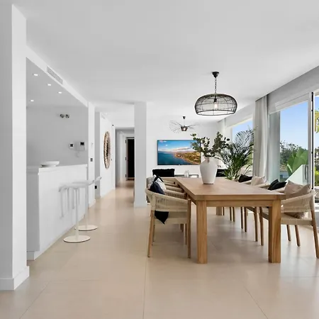 Vivi Homes -villa Carat Pool, Cinema, Golf & Terrace *