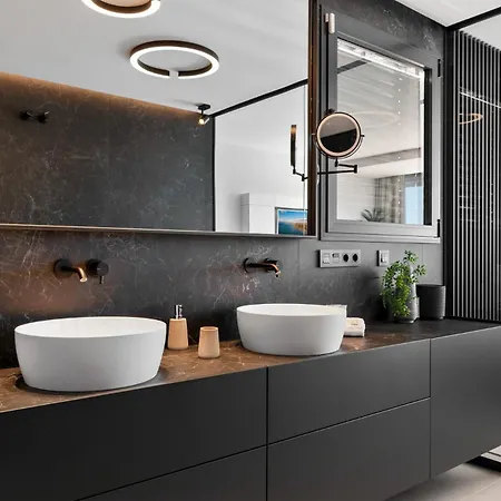 Vivi Homes -villa Carat Pool, Cinema, Golf & Terrace * Estepona