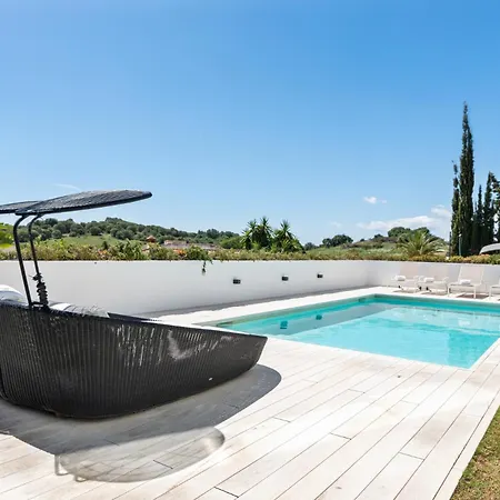 ヴィラ Vivi Homes -villa Carat Pool, Cinema, Golf & Terrace エステポナ