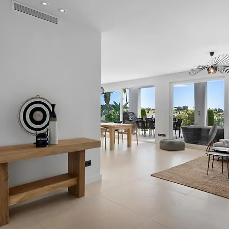 Vivi Homes -villa Carat Pool, Cinema, Golf & Terrace * Estepona